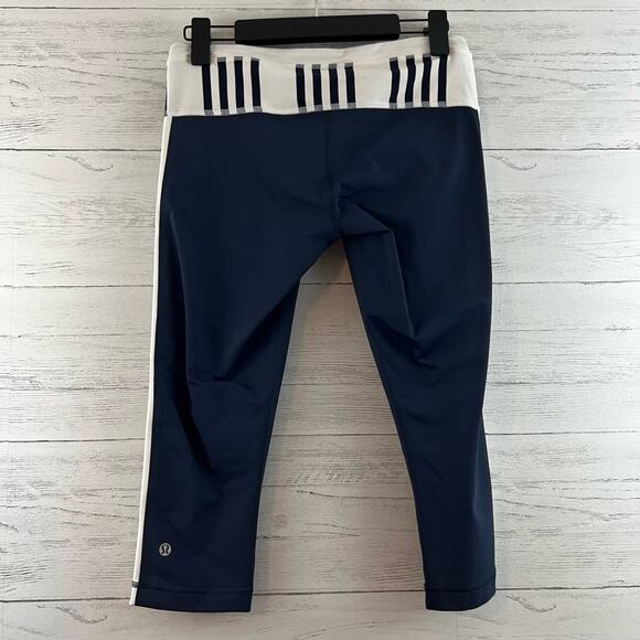 Lululemon White and Navy Blue Cropped Leggings Size 8 - Picture 2 of 7